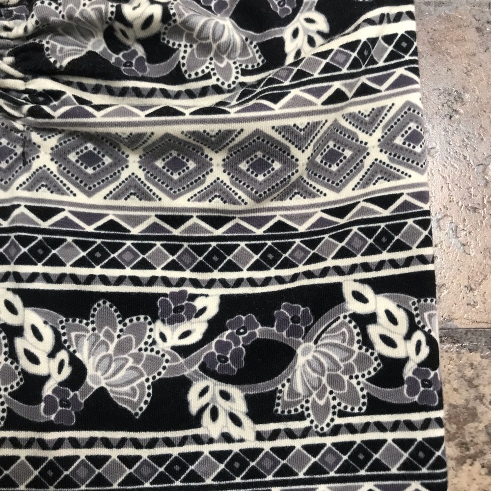 Patterned Tube Top - Picture 3 of 4